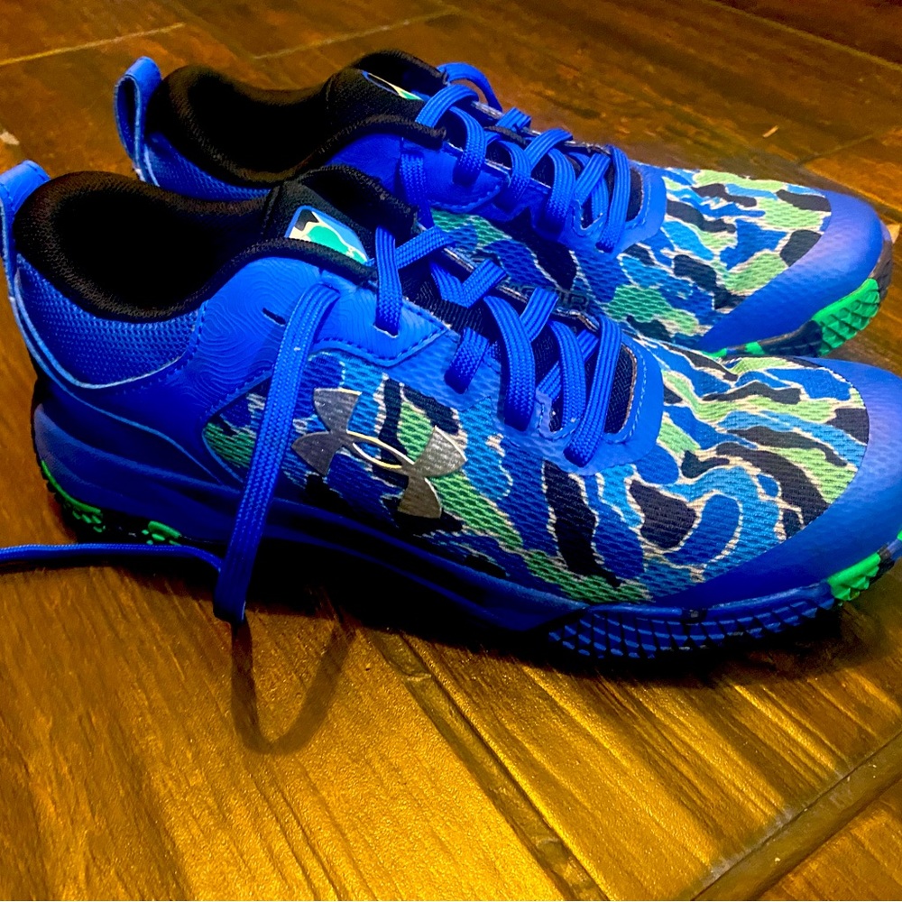 Boys Under Armour blue camo tennis shoes